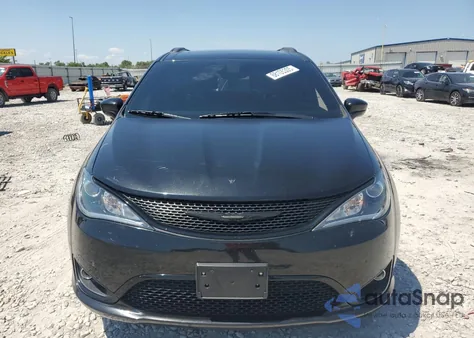 2018 Chrysler Pacifica Touring L Plus z USA, uszkodzony, nr VIN 2C4RC1EG5JR236323